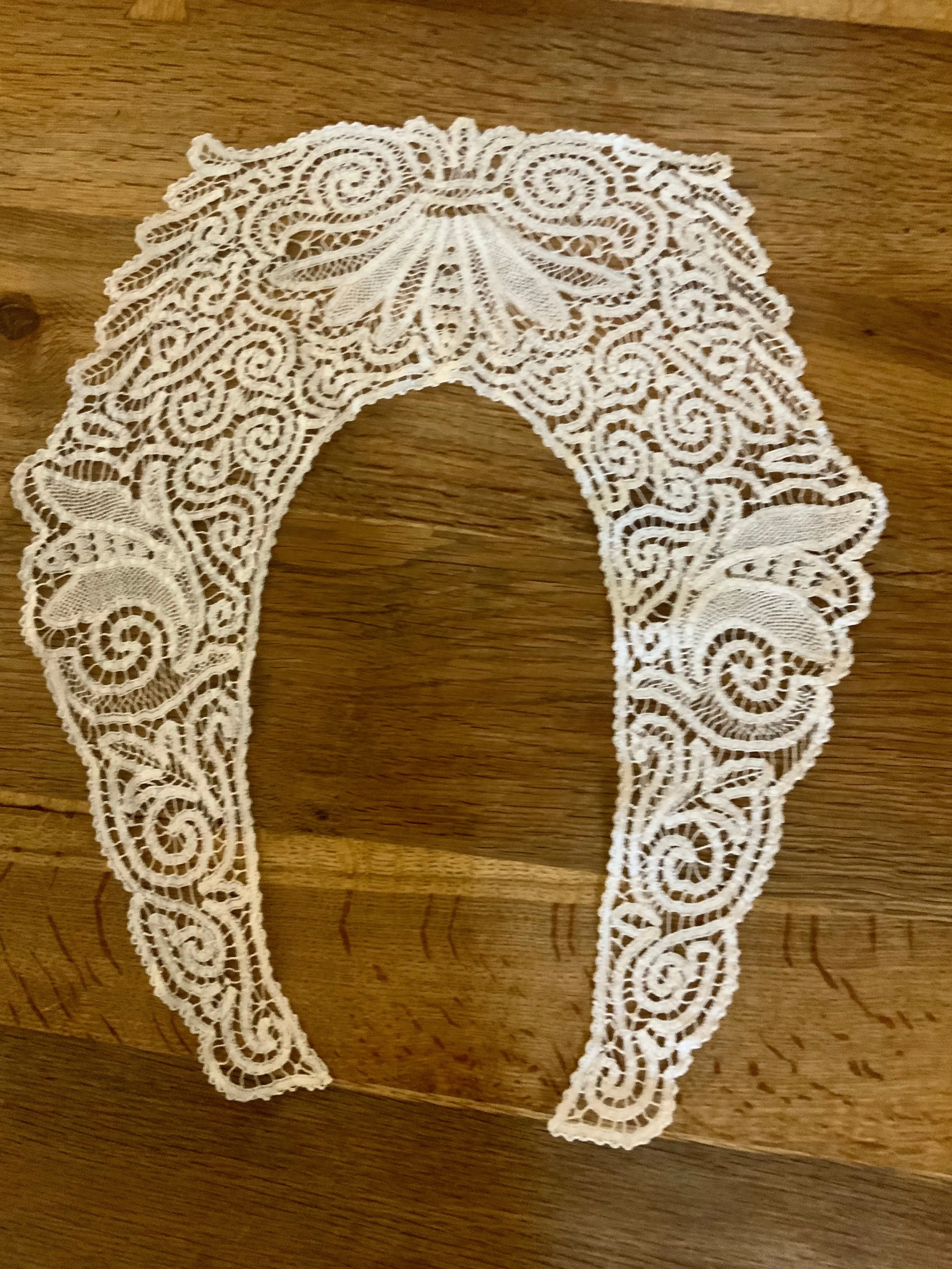Antique Collar - Handmade Lace - 1900