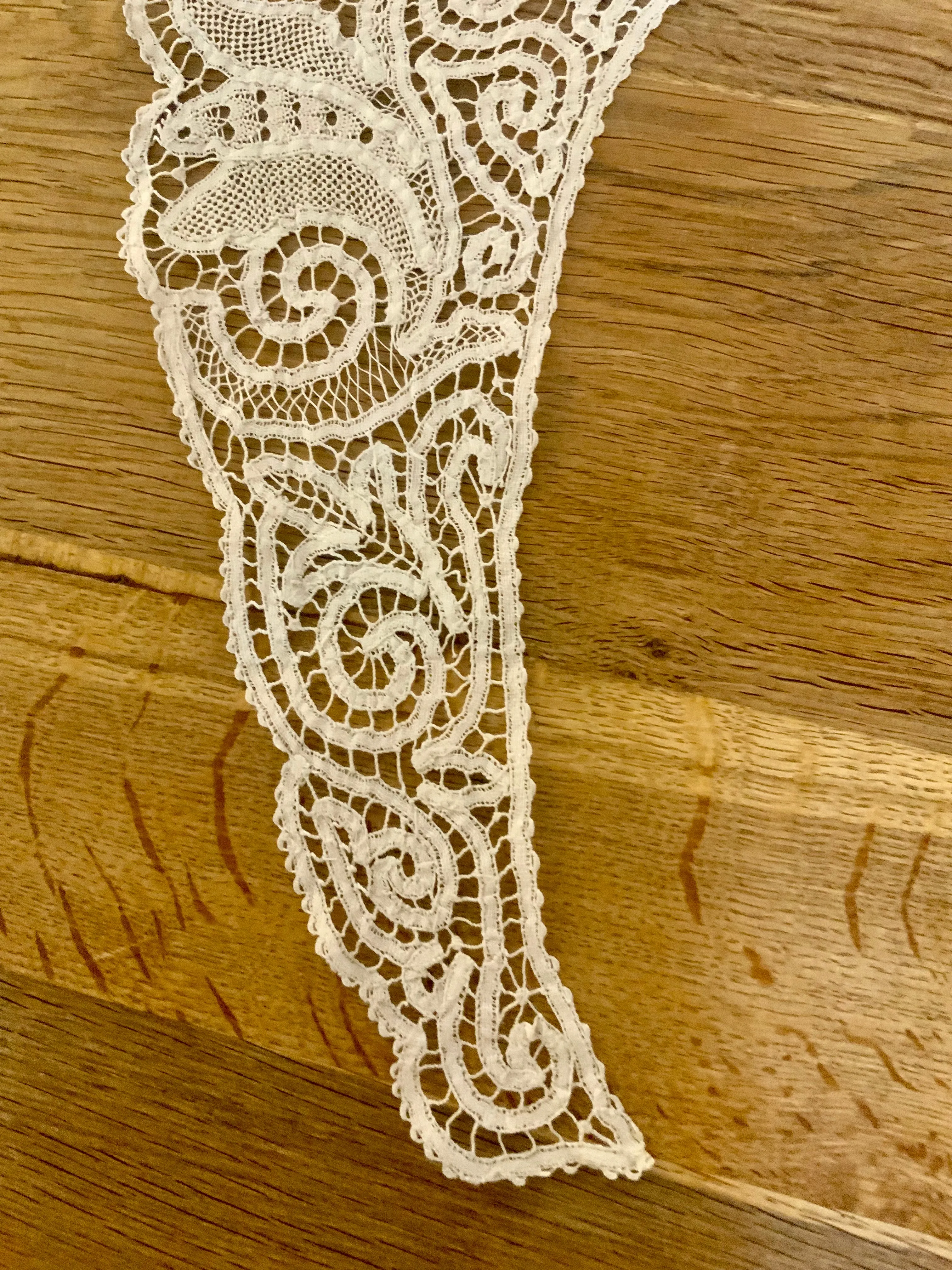 Antique Collar - Handmade Lace - 1900