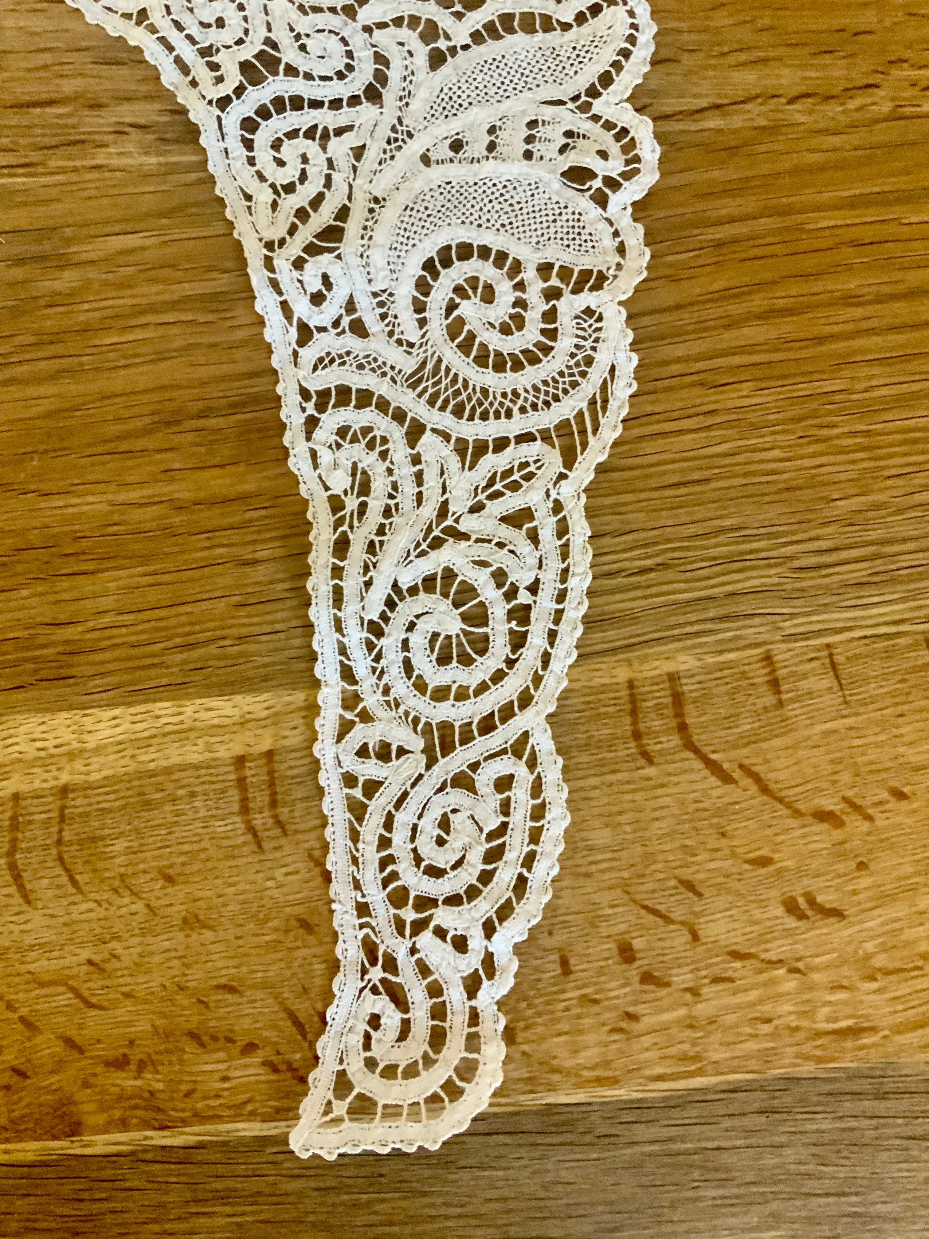 Antique Collar - Handmade Lace - 1900