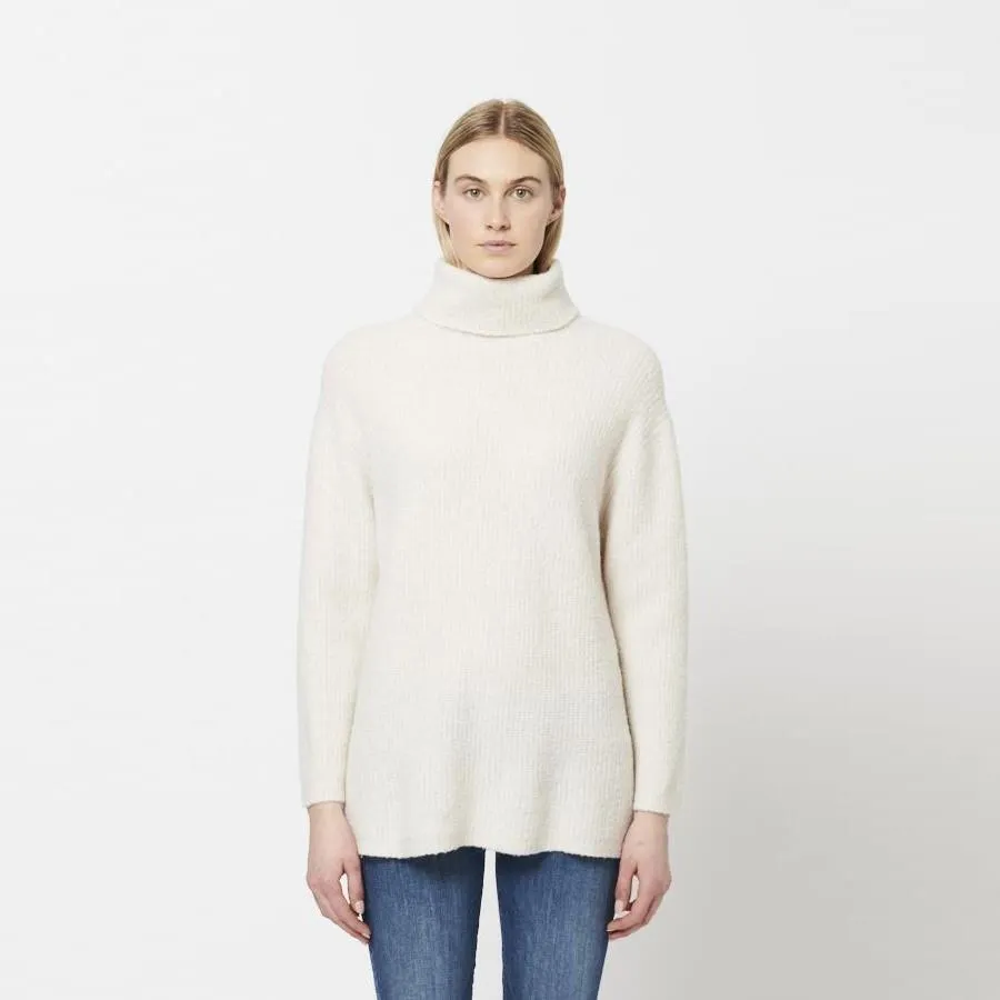 Gretchen Knit Turtleneck (Powder)