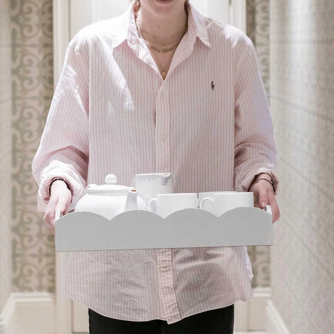 Medium Scallop Rect Tray | White