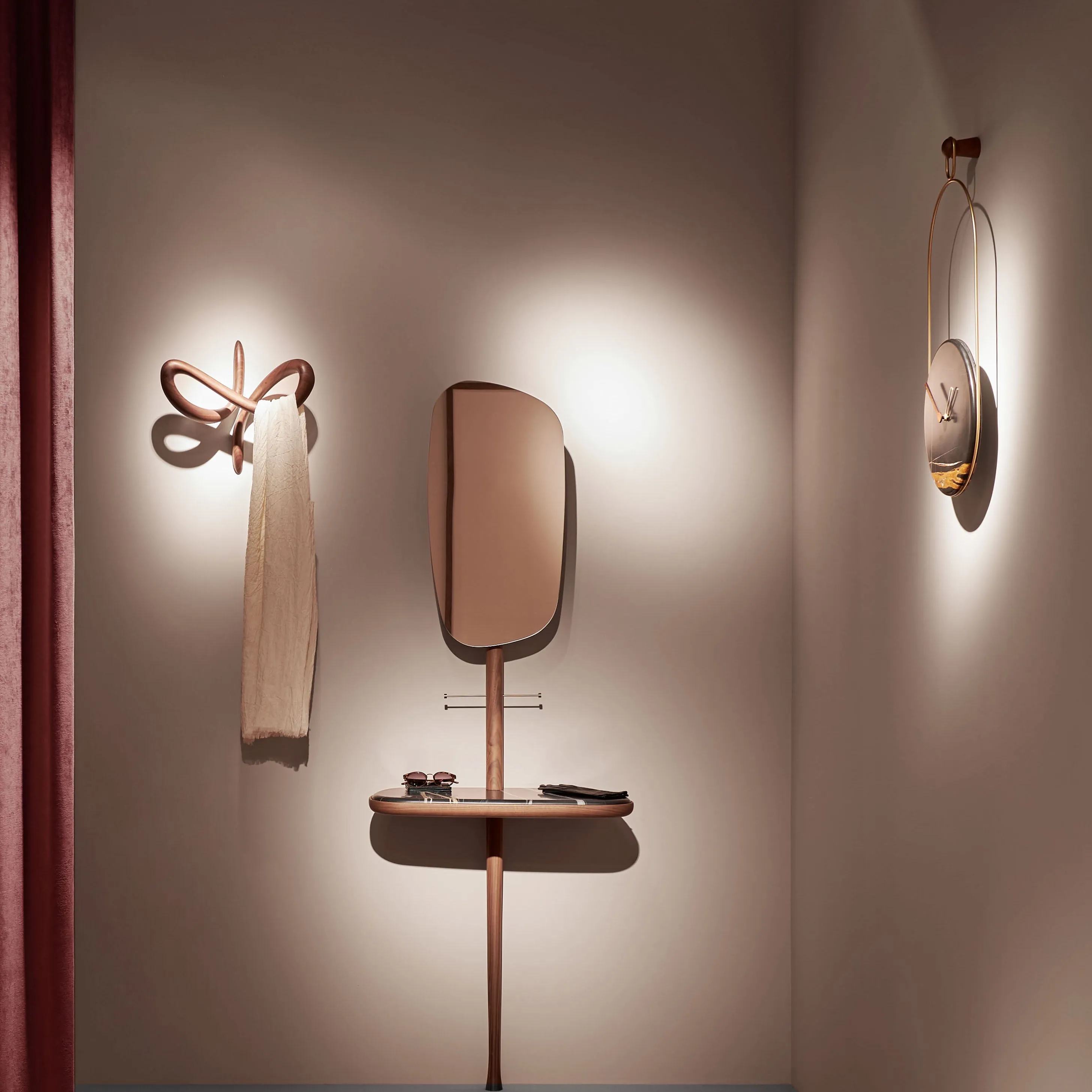 Vertigo Coat Hanger