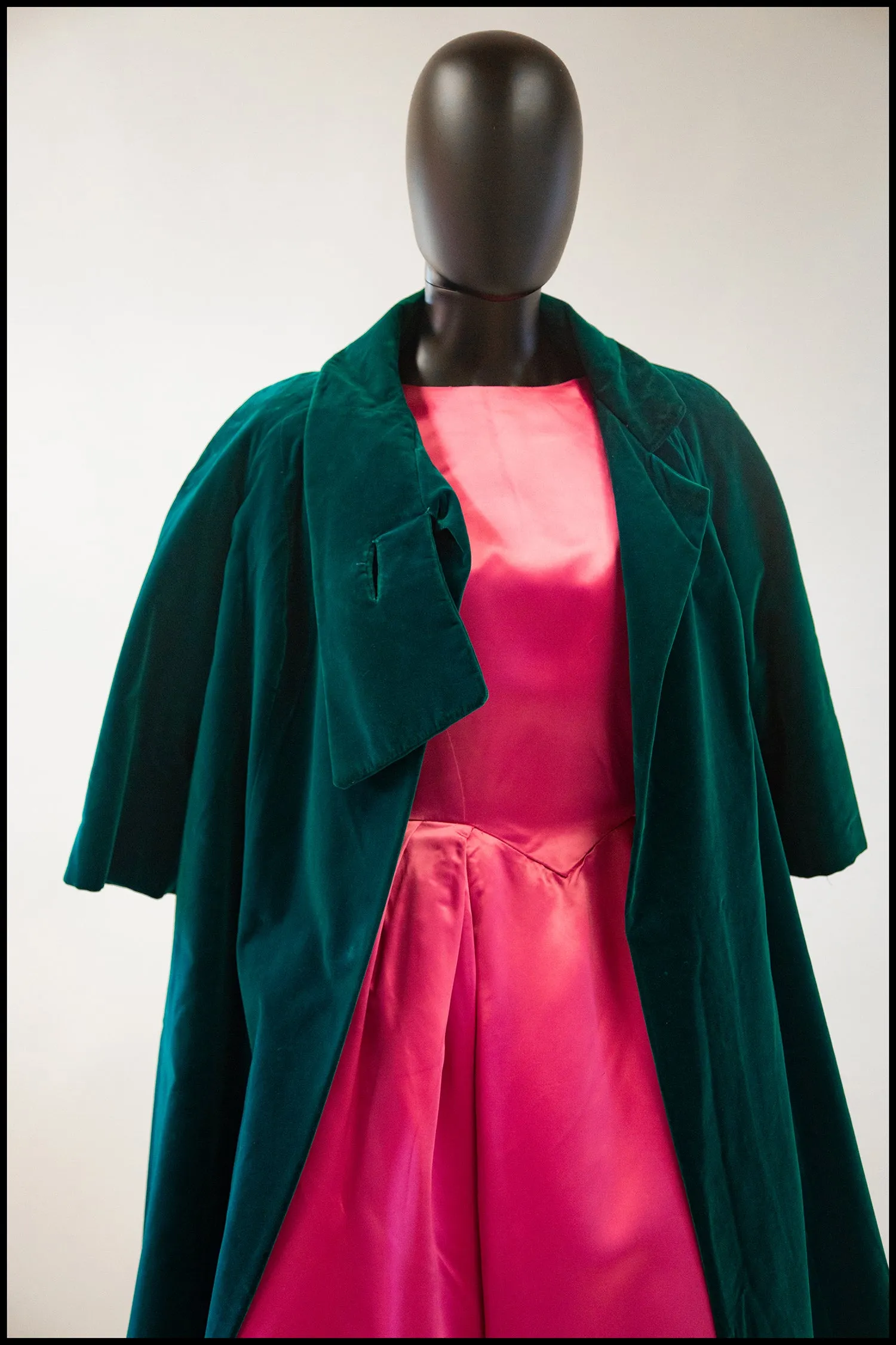 Vintage 1950s Emerald Green Velvet Evening Coat