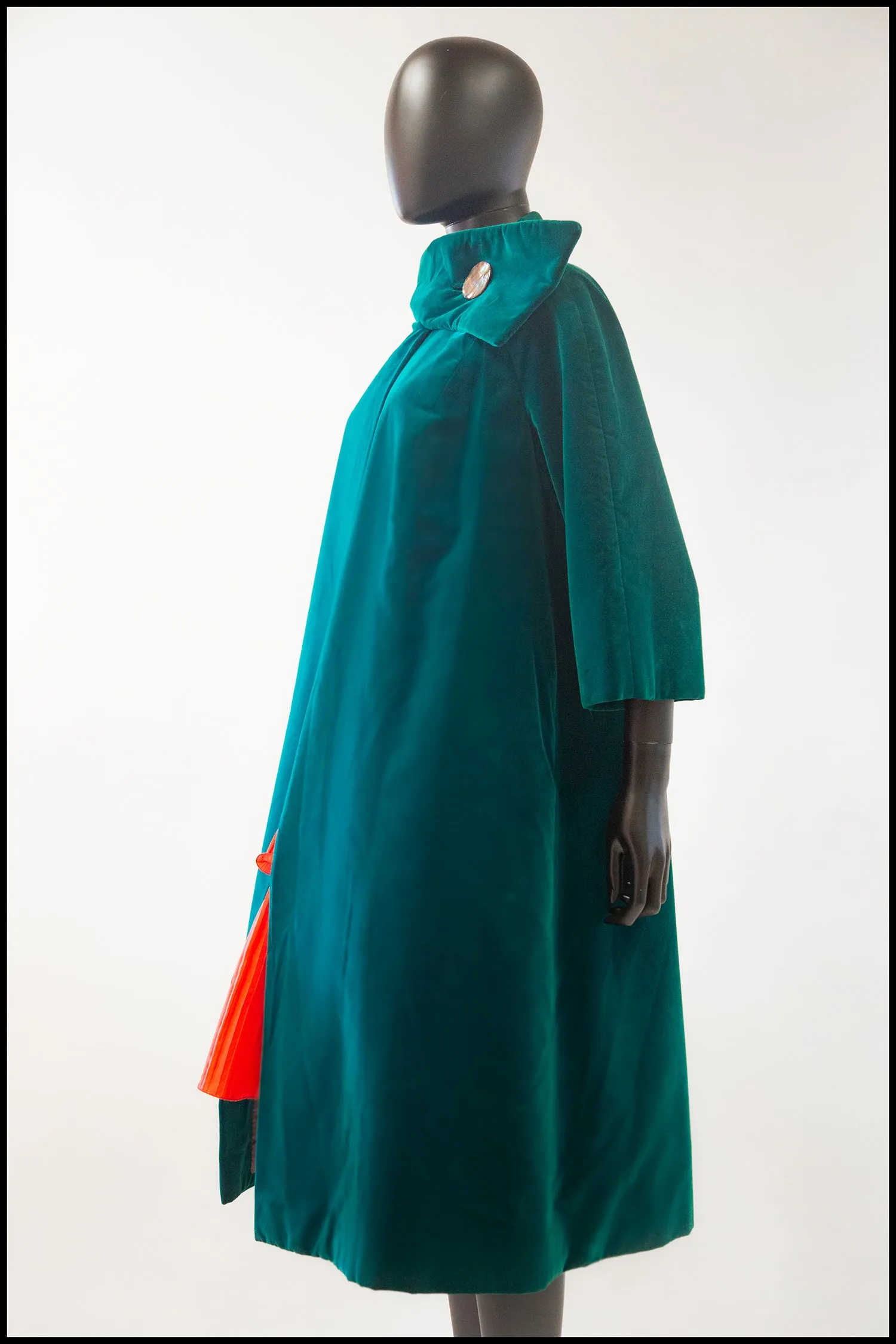 Vintage 1950s Emerald Green Velvet Evening Coat