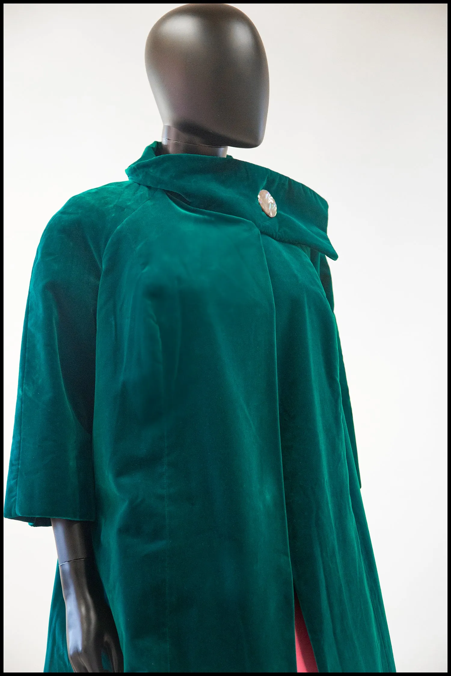 Vintage 1950s Emerald Green Velvet Evening Coat
