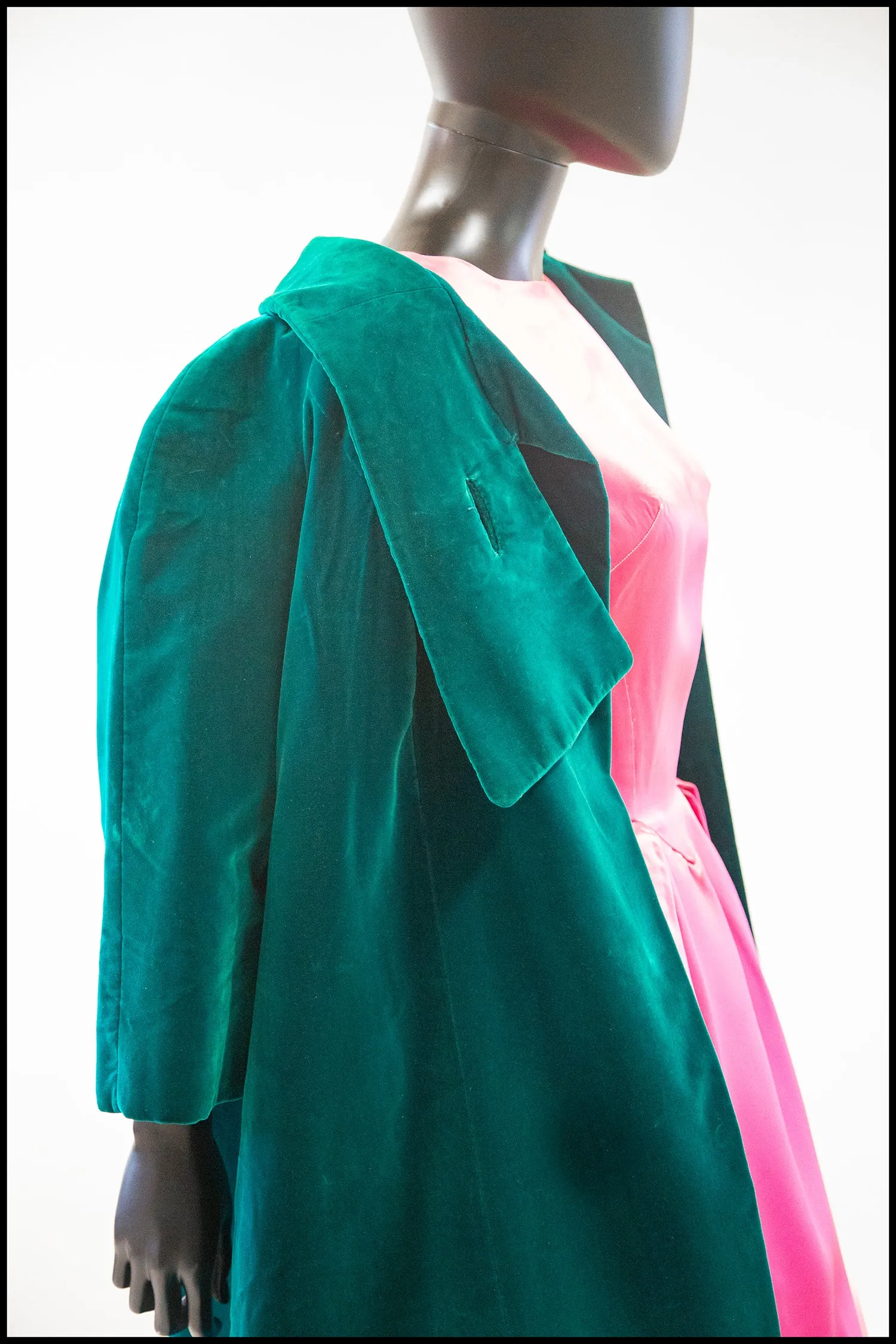 Vintage 1950s Emerald Green Velvet Evening Coat